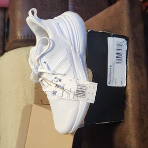 BNWT Adidas Rapidasport Sneaker